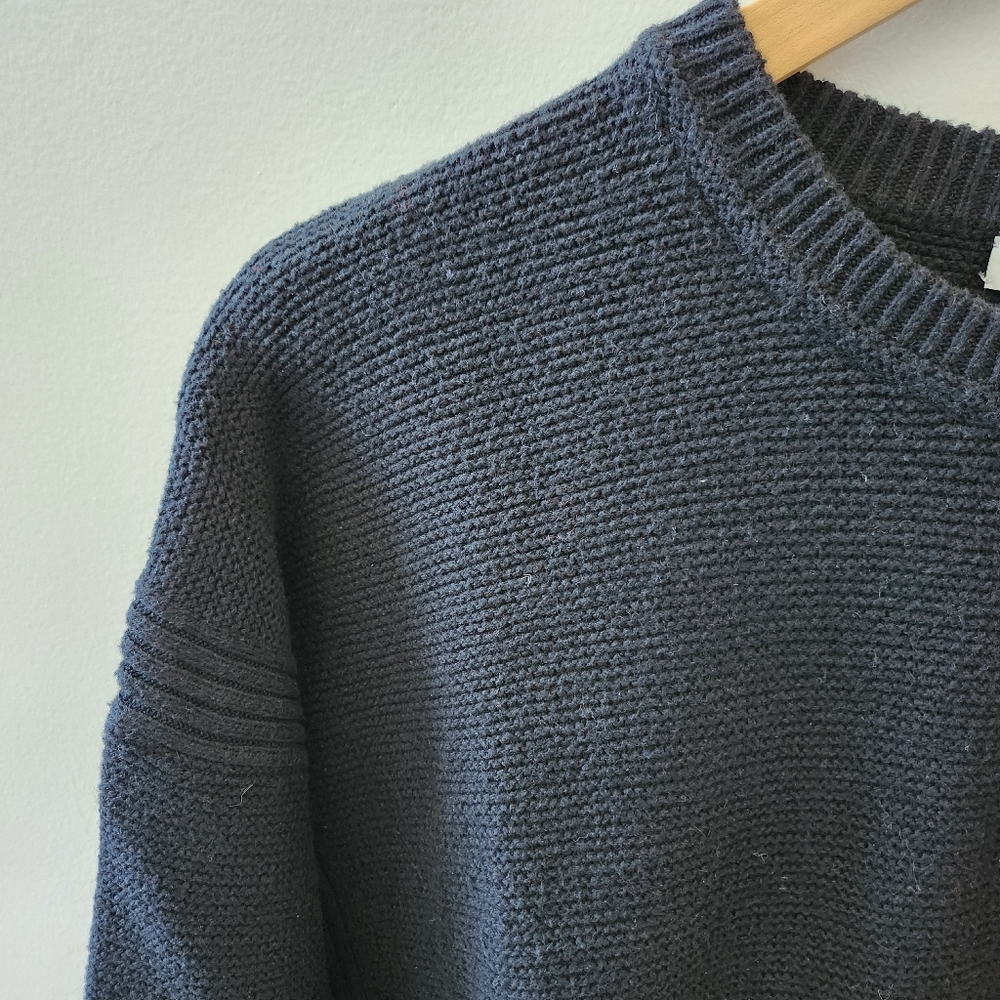 EUC M Ribbed Black Sweater - Picture 6 of 10